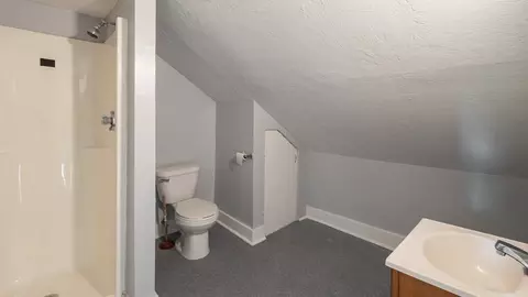 24 Hampden St, Worcester, MA 01609 photo 10