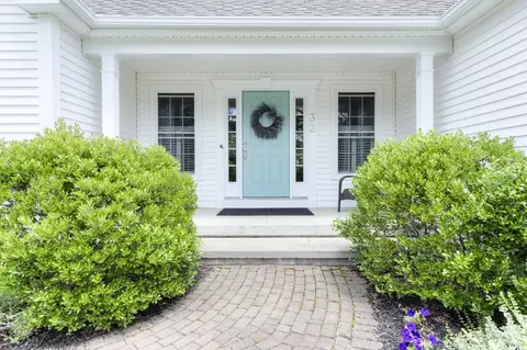 32 Marjorie Ln, Rutland, MA 01543