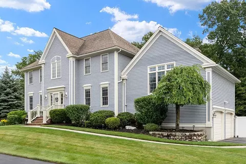 121 Sawyers Ln, Tewksbury, MA 01876