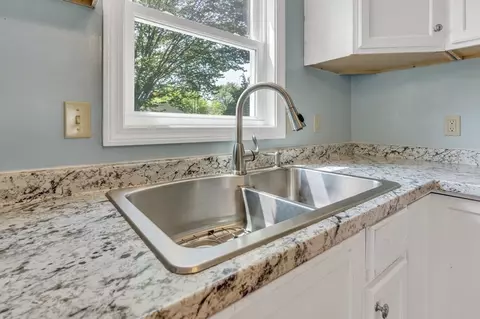 84 Derryfield Ave, Springfield, MA 01118 photo 7