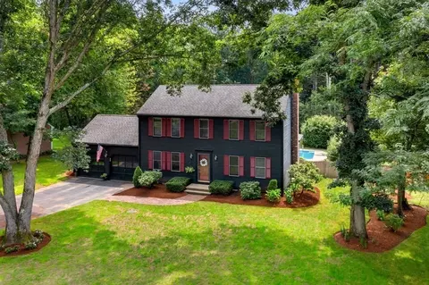 12 Meadow Ln, Westford, MA 01886