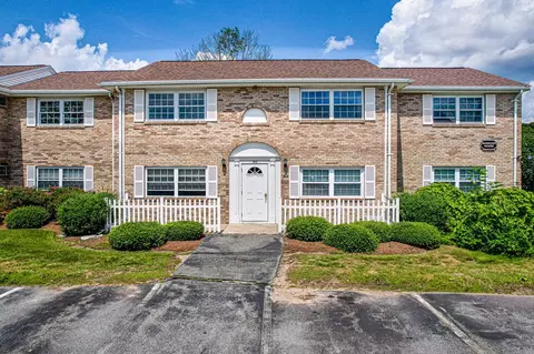 80 Washington Park #7, Andover, MA 01810