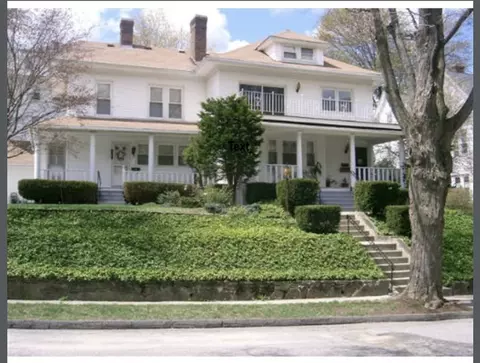 16 Morningside Rd, Worcester, MA 01602