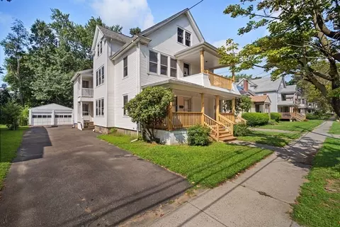24-26 Wayne St, Springfield, MA 01118