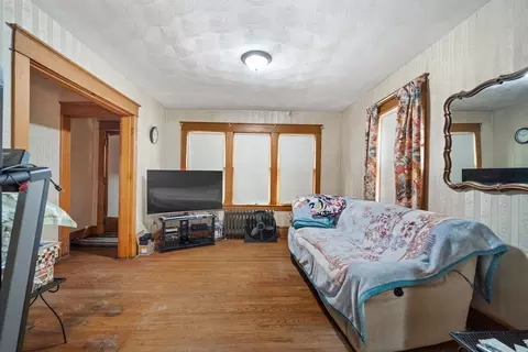24-26 Wayne St, Springfield, MA 01118 photo 8