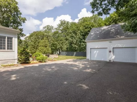 5 Everett St, Walpole, MA 02032 photo 4