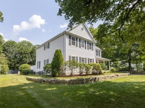 5 Everett St, Walpole, MA 02032 photo 2