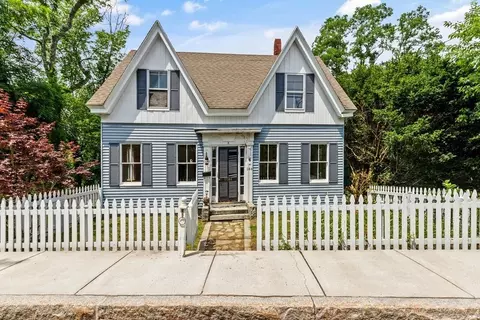 1144 Washington St, Gloucester, MA 01930