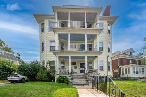 33 Oak St, Boston, MA 02136