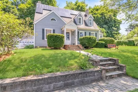38 Upper Beverly Hls, West Springfield, MA 01089