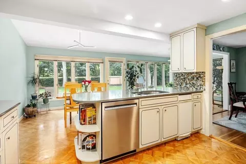 14 Winthrop Rd, Hingham, MA 02043 photo 11