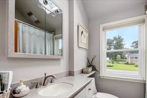 14 Winthrop Rd, Hingham, MA 02043 photo 19