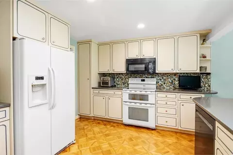 14 Winthrop Rd, Hingham, MA 02043 photo 10