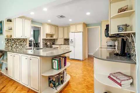 14 Winthrop Rd, Hingham, MA 02043 photo 12