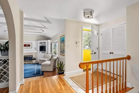 14 Winthrop Rd, Hingham, MA 02043 photo 2