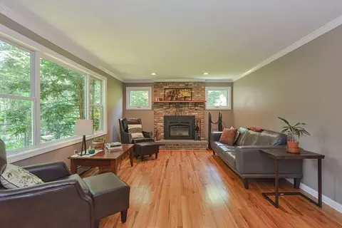 44 W River St, Upton, MA 01568 photo 9