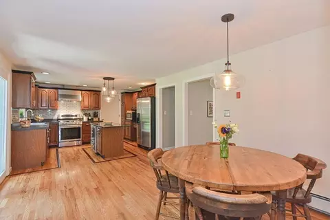 44 W River St, Upton, MA 01568 photo 7