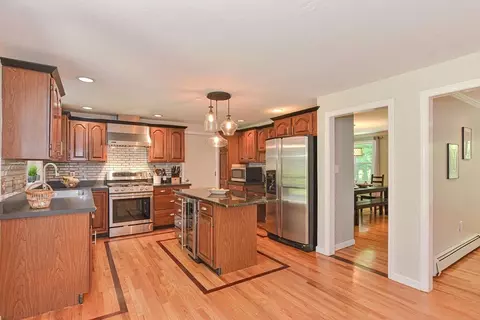 44 W River St, Upton, MA 01568 photo 4