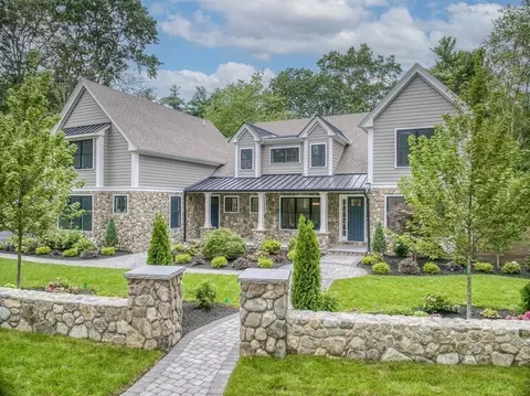 58 Wilson Rd, Bedford, MA 01730