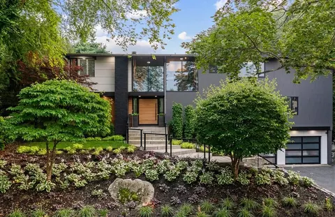 43 Peregrine Rd, Newton, MA 02459