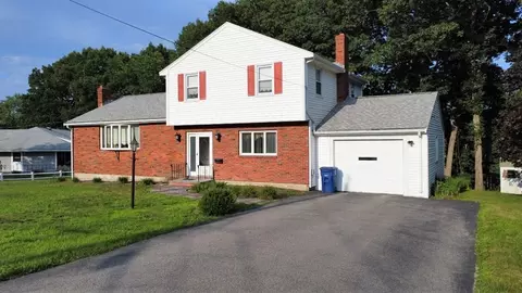 87 Mayflower Rd, Braintree, MA 02184