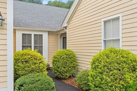 3 Heatherwood Dr #3, Marlborough, MA 01752
