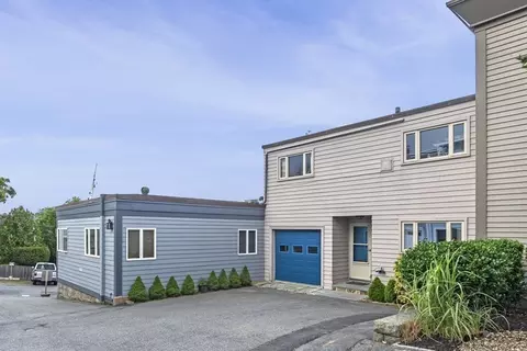 7 Mariners Ln, Marblehead, MA 01945 photo 2