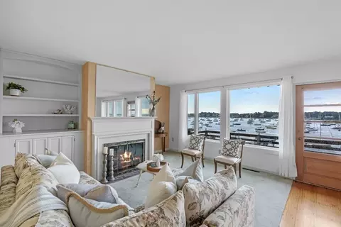 7 Mariners Ln, Marblehead, MA 01945 photo 3