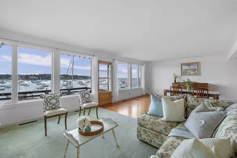 7 Mariners Ln, Marblehead, MA 01945 photo 4