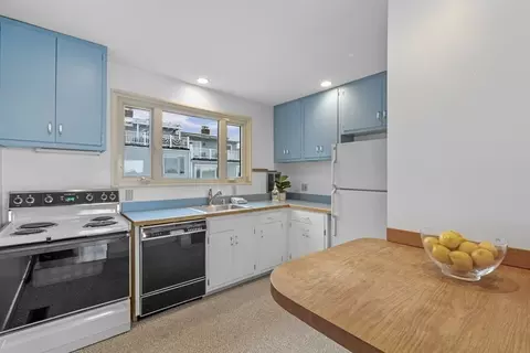 7 Mariners Ln, Marblehead, MA 01945 photo 8