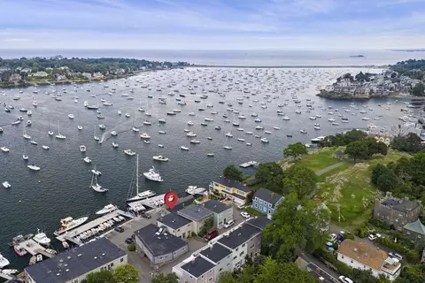 7 Mariners Ln, Marblehead, MA 01945