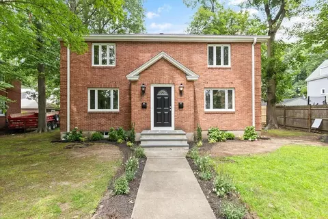 733 Vfw Pkwy #733, Boston, MA 02132
