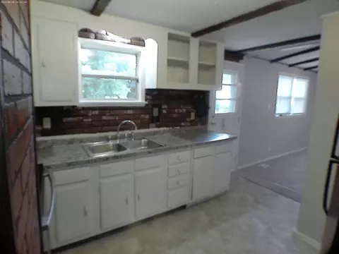 178 Slumber Ln, Springfield, MA 01128 photo 10
