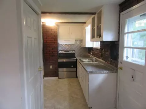178 Slumber Ln, Springfield, MA 01128 photo 9