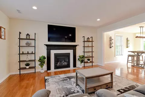 11 Mendon Rd #E, Attleboro, MA 02703 photo 9