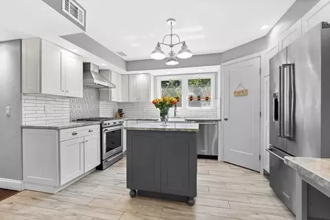 33 Curtis Rd, Natick, MA 01760 photo 3