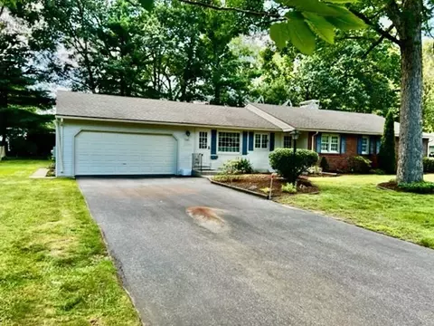 240 Meadowlark Dr, Longmeadow, MA 01106