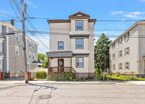 77 Weetamoe St, Fall River, MA 02720 photo 2