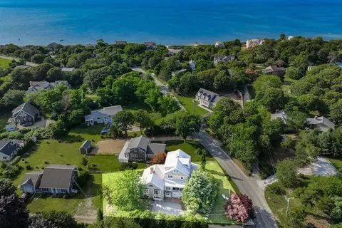 117 Robbins Hill Rd, Brewster, MA 02631