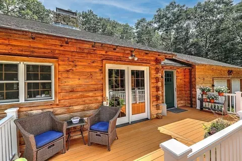 67 Francis St, Rehoboth, MA 02769
