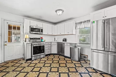 162 Gerrish Ave, Dracut, MA 01826 photo 3