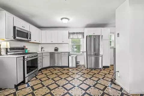 162 Gerrish Ave, Dracut, MA 01826 photo 2