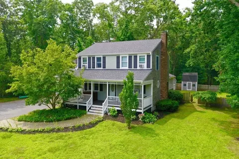 15 Lafayette Rd, Plymouth, MA 02360