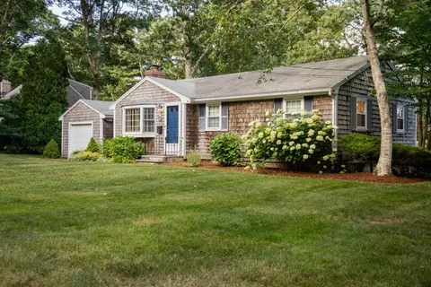76 Longfellow Dr, Barnstable, MA 02632 photo 2
