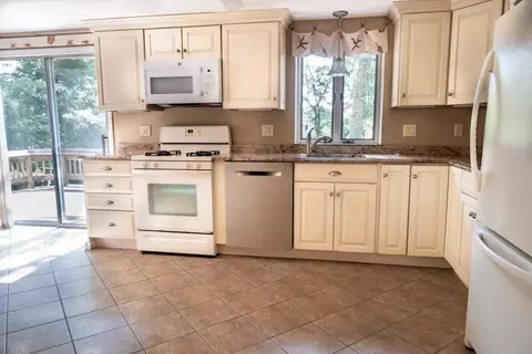 76 Longfellow Dr, Barnstable, MA 02632 photo 5