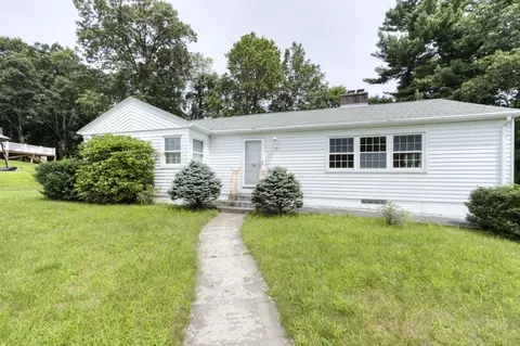 8 Rustic Dr, Worcester, MA 01609 photo 2