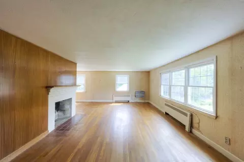 8 Rustic Dr, Worcester, MA 01609 photo 4