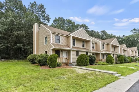 155 Morningside St #155, Leominster, MA 01453