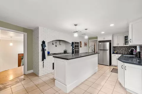 23 Mohawk Rd, Canton, MA 02021 photo 8