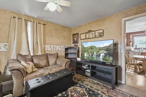 17 Hampton St, Worcester, MA 01604 photo 8